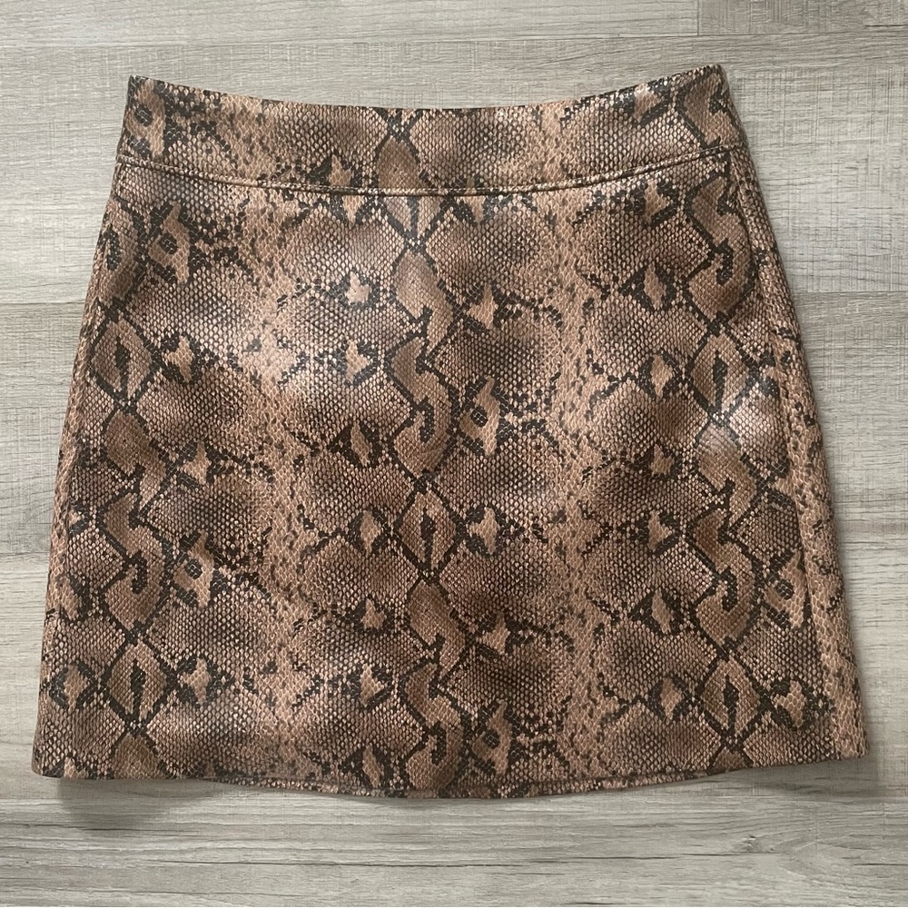BlankNYC faux leather snake print mini skirt size 25